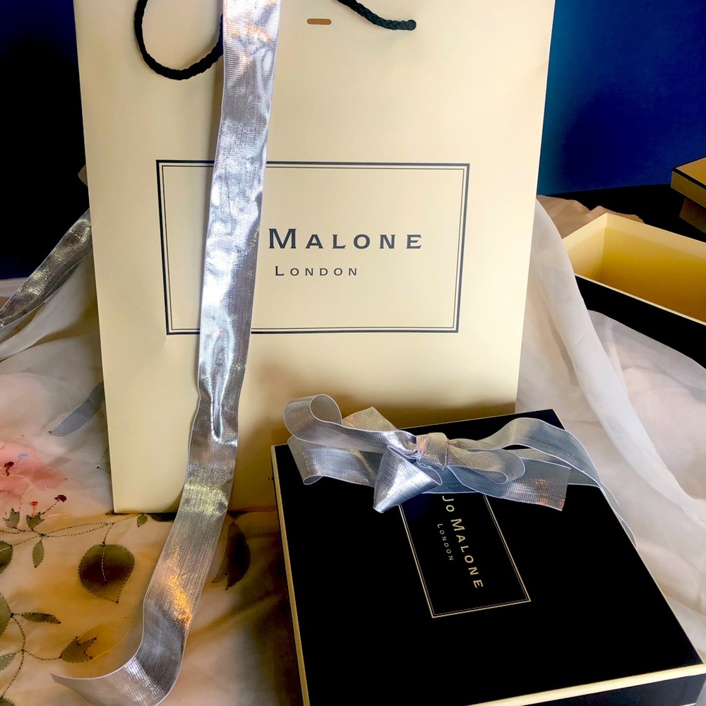 Jo Malone box with bag and bows